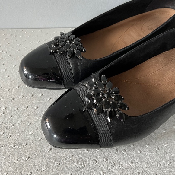 Aldo shoe clips, black stones, for flats, ballet flats, or pumps. - Picture 2 of 10